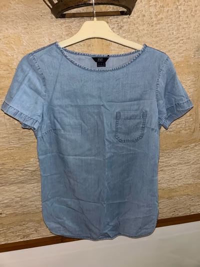 Light blue denim t-shirt by F&F — pre-loved on Thrifted.mt