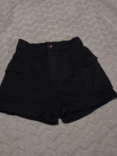Tally Weijl Black Cargo Denim Shorts by Tally Weijl — pre-loved on Thrifted.mt