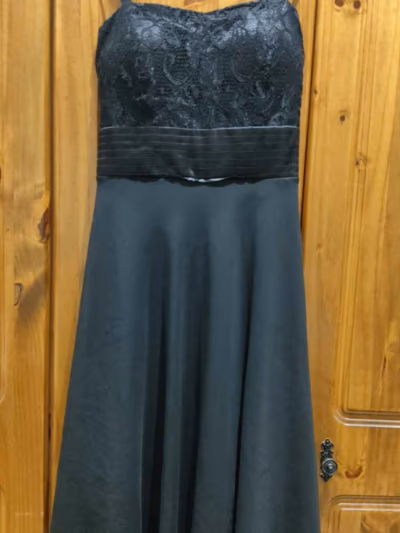 Black lace bustier dress — pre-loved on Thrifted.mt