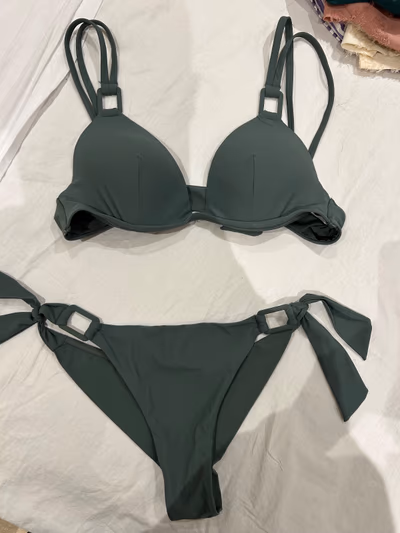 Woman Secret Olive bikini with ring details — pre-loved on Thrifted.mt