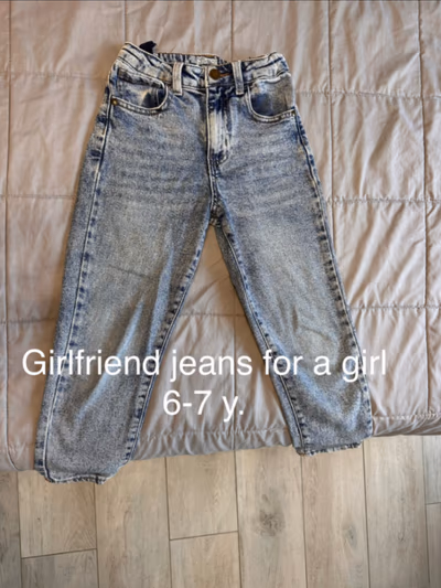 Girlfriend Jeans  — pre-loved on Thrifted.mt