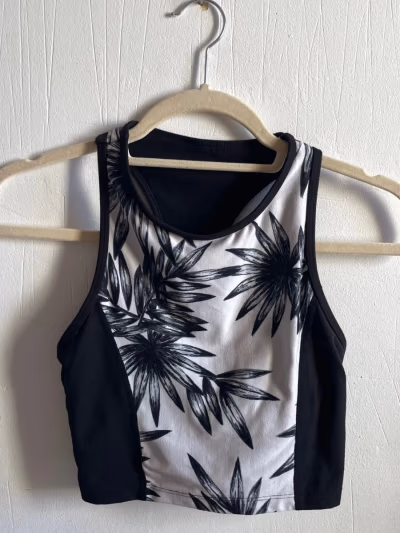 Betsey Johnson Performance Sports Top by Betsey Johnson — pre-loved on Thrifted.mt
