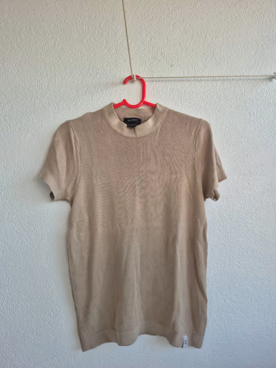 Beige Knitted Short-Sleeve Top by Pull&Bear — pre-loved on Thrifted.mt