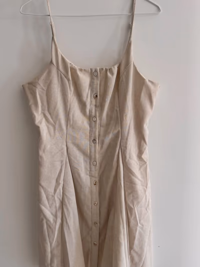 NUEVO: Vestido beige de mezcla de lino con botones en la parte delantera — pre-loved on Thrifted.mt