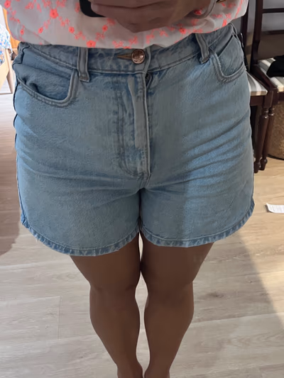 ZARA Light Wash Denim Mom Fit Shorts by ZARA — pre-loved on Thrifted.mt