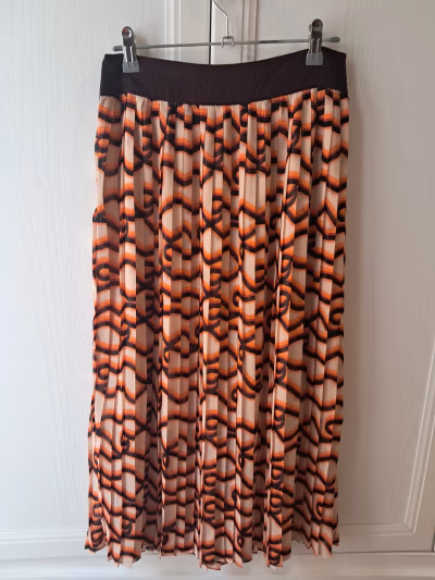 Falda plisada de Scotch & Soda by Scotch & Soda — pre-loved on Thrifted.mt
