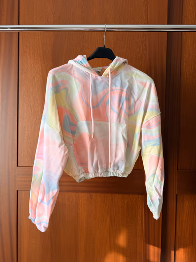 Bershka Marble Hoodie — pre-loved on Thrifted.mt