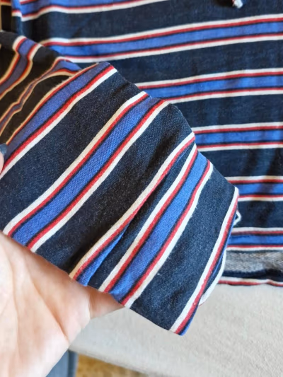 Sudadera con capucha a rayas azules by Ardene — pre-loved on Thrifted.mt