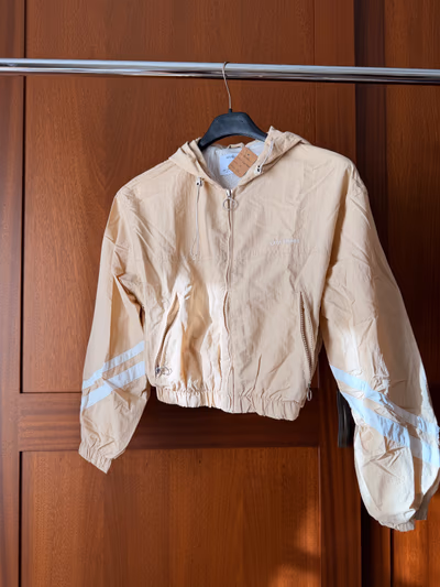 Bershka Beige Cropped Jacket — pre-loved on Thrifted.mt