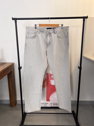 Massimo Dutti – Relaxed Fit Jeans | Light Grey | Size EUR 46 / UNWORN — pre-loved on Thrifted.mt