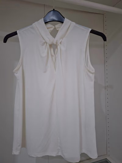 H&M Sleeveless Knotted Neck Top by H&M — pre-loved on Thrifted.mt