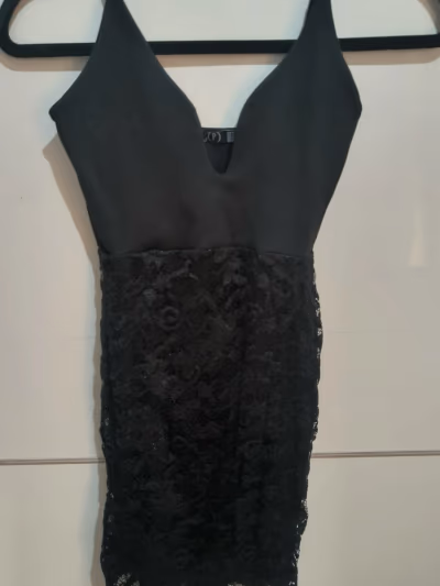 Black lace bodycon mini dress by Boohoo — pre-loved on Thrifted.mt