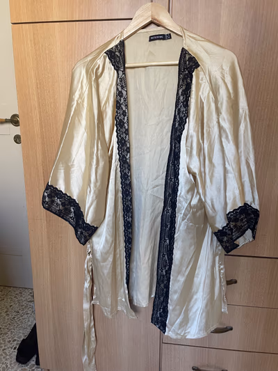 Quimono da Pretty Little Thing — pre-loved on Thrifted.mt