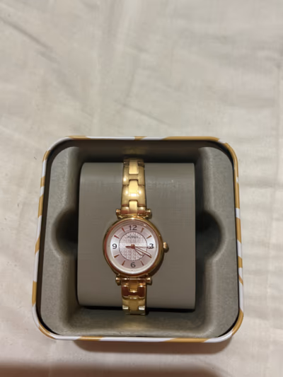 Gold Tone Fossil Watch by Fossil — pre-loved on Thrifted.mt