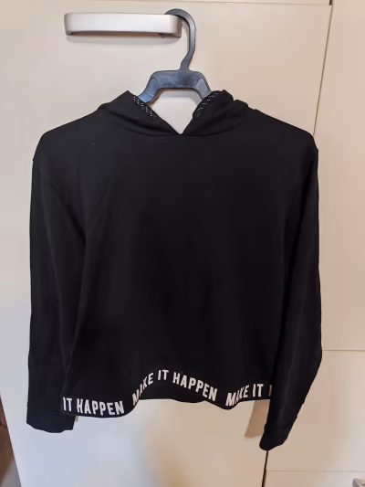 Black shirt — pre-loved on Thrifted.mt