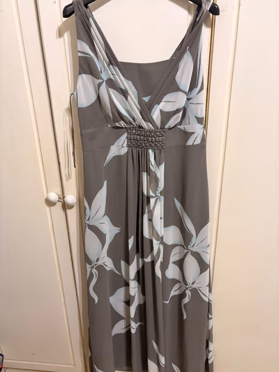 Floral Print Maxi Evening Dress — pre-loved on Thrifted.mt