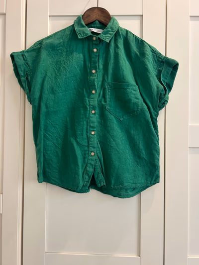 100% linen short sleeve shirt by Zara — pre-loved on Thrifted.mt