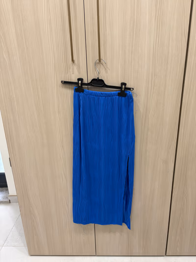 Blue Midi Skirt with slit — pre-loved on Thrifted.mt