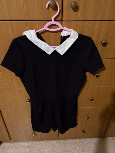 Short Sleeved Contrast Collar Playsuit — pre-loved on Thrifted.mt