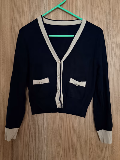 Black and beige knit cardigan — pre-loved on Thrifted.mt