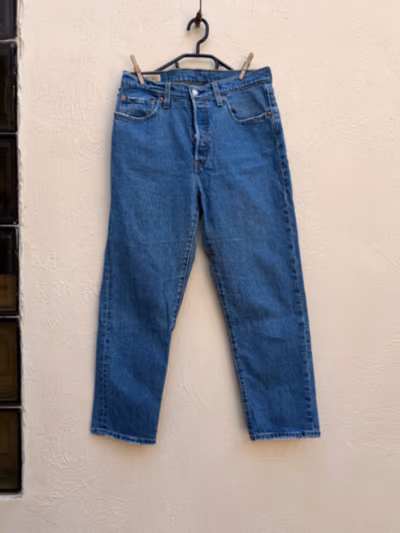 Levi's 501 Mom jeans by Levi's — pre-loved on Thrifted.mt