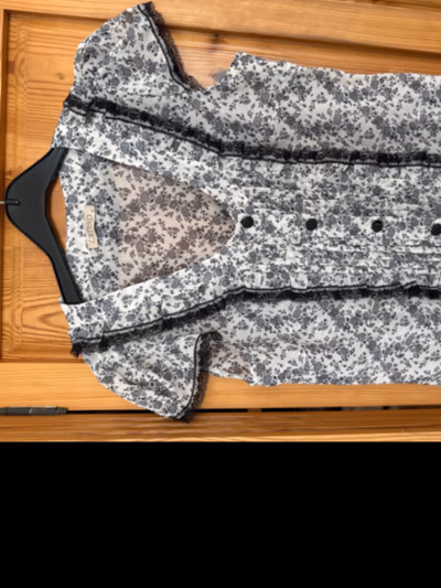 Blouse — pre-loved on Thrifted.mt