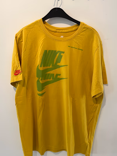 Graphic Logo Cotton T-Shirt by Nike — pre-loved on Thrifted.mt