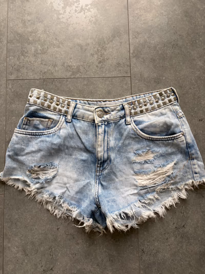 Denim Studded Distressed Shorts by Zara — pre-loved on Thrifted.mt