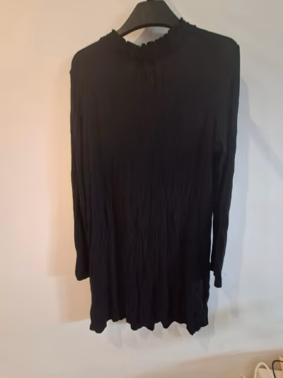 Black M&S long sleeve dress by M&S — pre-loved on Thrifted.mt