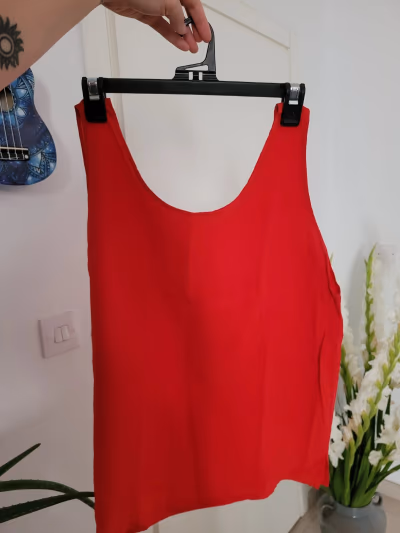 Vintage 100% silk top — pre-loved on Thrifted.mt