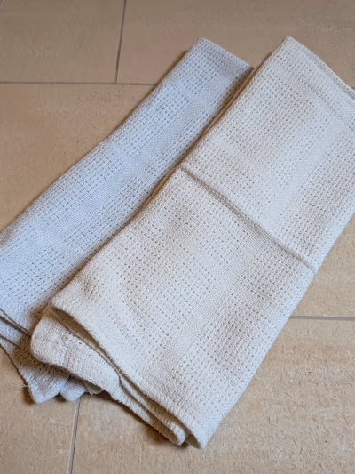 Cream and pale blue cellular l cotton blanket — pre-loved on Thrifted.mt