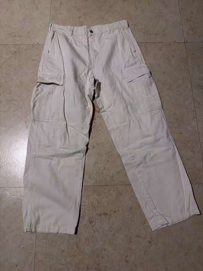 Beige cargo trousers — pre-loved on Thrifted.mt