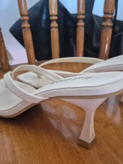 Cream Square Toe Sandals — pre-loved on Thrifted.mt