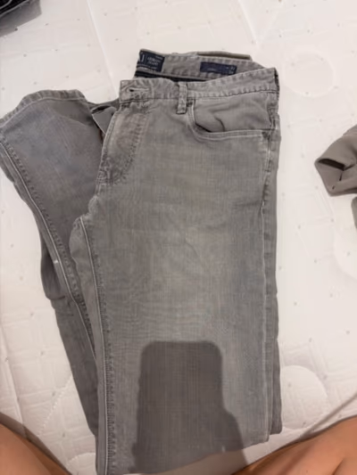 Pantalones vaqueros grises de Armani Jeans by Armani Jeans — pre-loved on Thrifted.mt