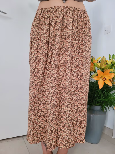 Gonna lunga elasticizzata a fantasia floreale — pre-loved on Thrifted.mt
