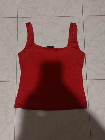 Top de Red Mango by Mango — pre-loved on Thrifted.mt
