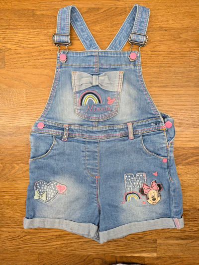 Minnie Mouse denim dungaree shorts by George — pre-loved on Thrifted.mt