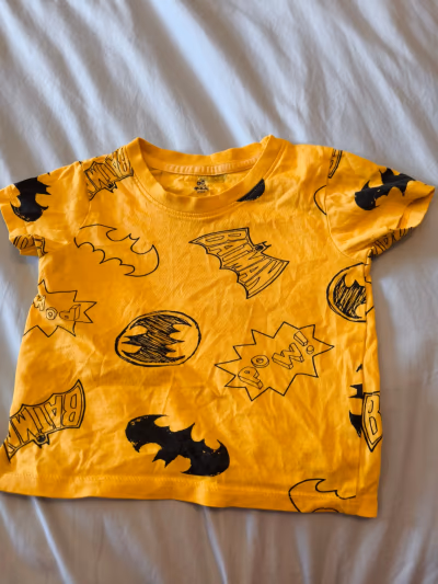 Kids Batman Graphic Print T-Shirt by Primark — pre-loved on Thrifted.mt
