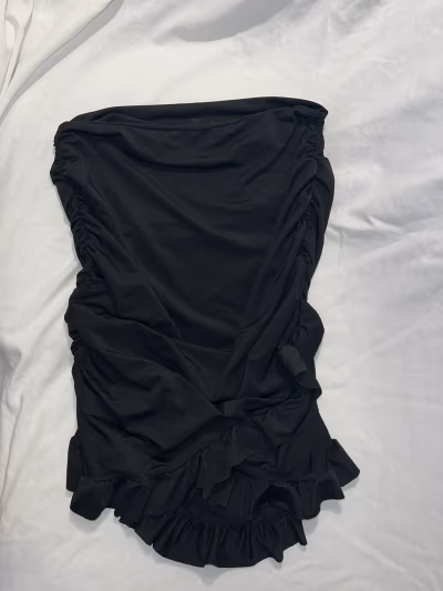 Black Ruched Skirt — pre-loved on Thrifted.mt