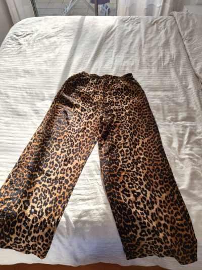 Leopard print wide leg trousers — pre-loved on Thrifted.mt