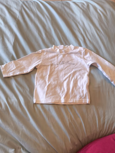 Baby white long sleeve top by ellepi — pre-loved on Thrifted.mt