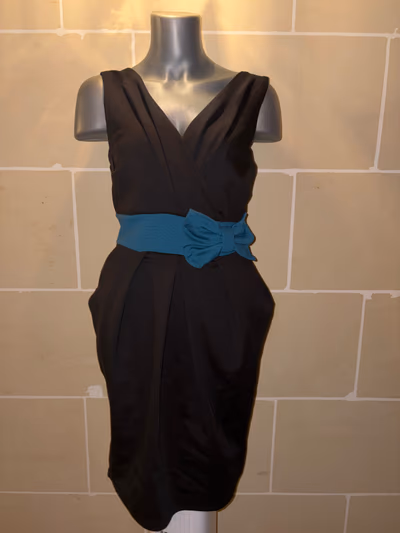 Black Pocket Dress Size L by Unknown — pre-loved on Thrifted.mt