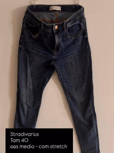 Stradivarius dark blue denim jeans by Stradivarius — pre-loved on Thrifted.mt