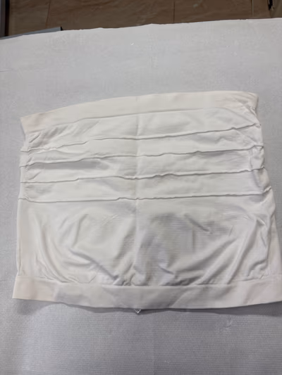 Top bandeau branco franzido — pre-loved on Thrifted.mt
