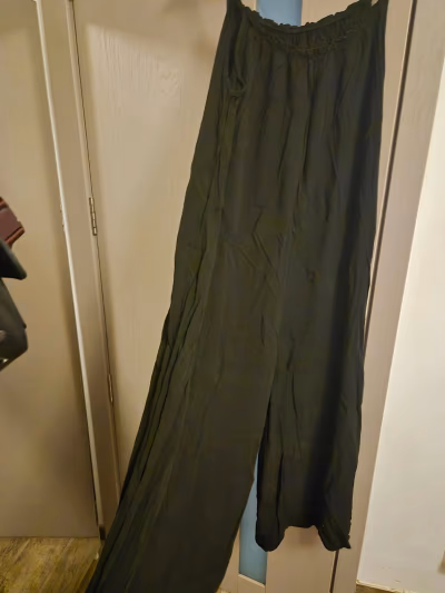 Black Wide-Leg Jumpsuit — pre-loved on Thrifted.mt