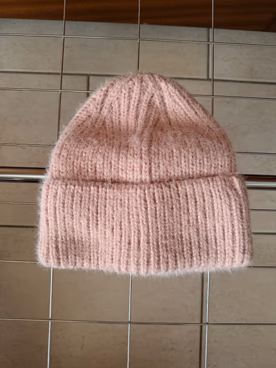 Pink Beanie — pre-loved on Thrifted.mt