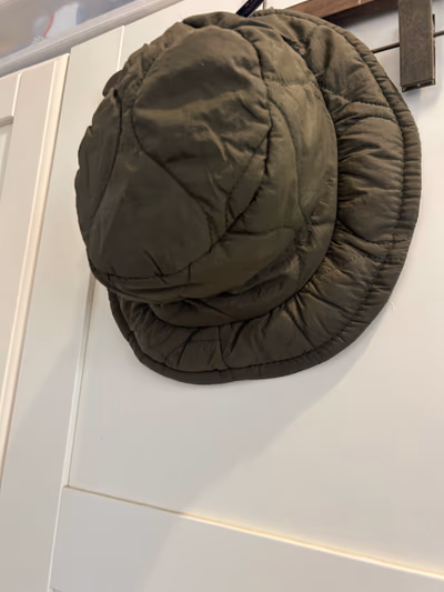 Padded bucket hat — pre-loved on Thrifted.mt