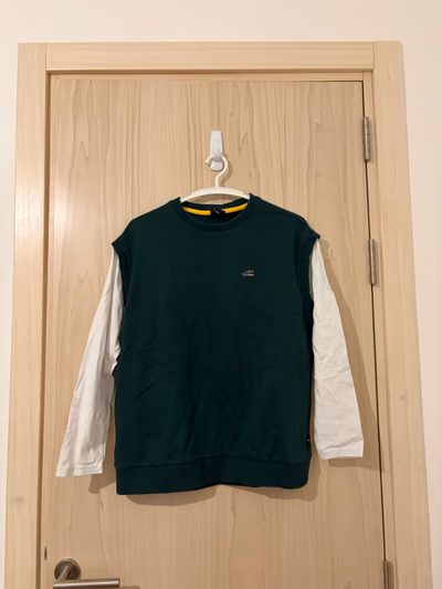 New Balance layered effect sweatshirt by New Balance — pre-loved on Thrifted.mt