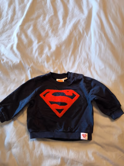 Superman navy baby sweatshirt — pre-loved on Thrifted.mt