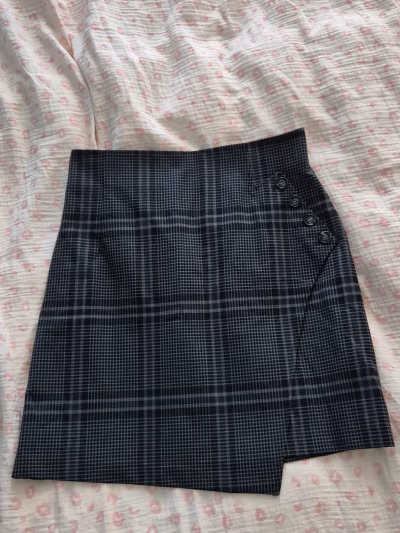 Pinko Checked Mini Skirt by Pinko β pre-loved on Thrifted.mt